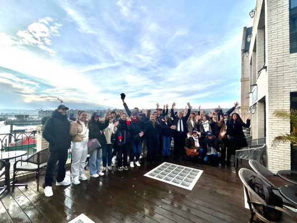 Hier, Patrice Gault, président de Dieppe Meca Énergies, suite la 6ᵉ édition du Dieppe Bus Tour, aux côtés des internes du GHT Caux Maritime - Centre Hospitalier de Dieppe avec l’équipe de Dieppe Meca Énergies.