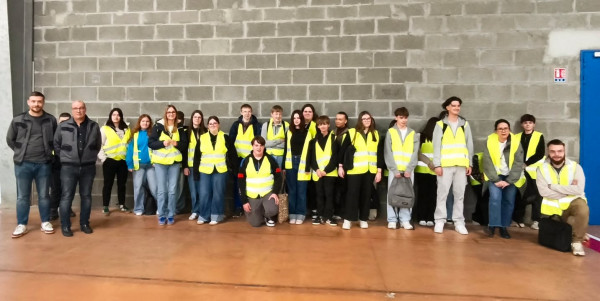 Ce vendredi, Dieppe Meca Énergies organisait une visite de l’entreprise ETRIA Manufacturing France, située sur la zone Eurochannel, à destination des lycéens du Lycée Polyvalent du Golf. Cette rencontre avait pour objectif de permettre aux élèves de découvrir les différents métiers du secteur logistique et industriel.